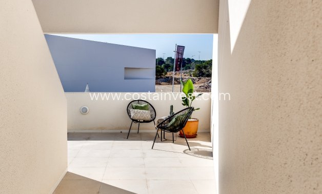 Nybyggnad - Lägenhet översta plan - Torrevieja - Los Balcones