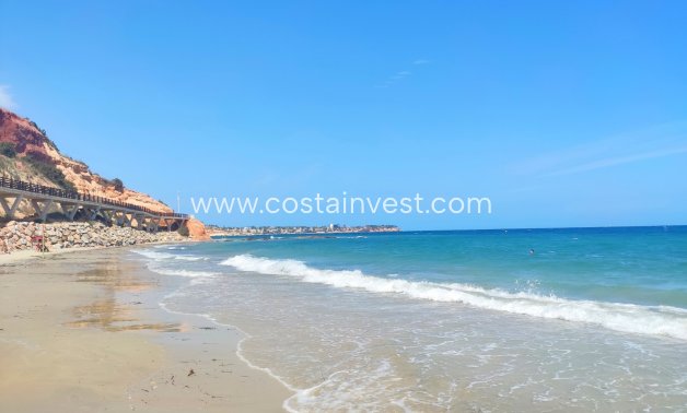 JÄLLEENMYYNTIKOHTEEMME - Paritalo - Orihuela Costa - Playa Flamenca