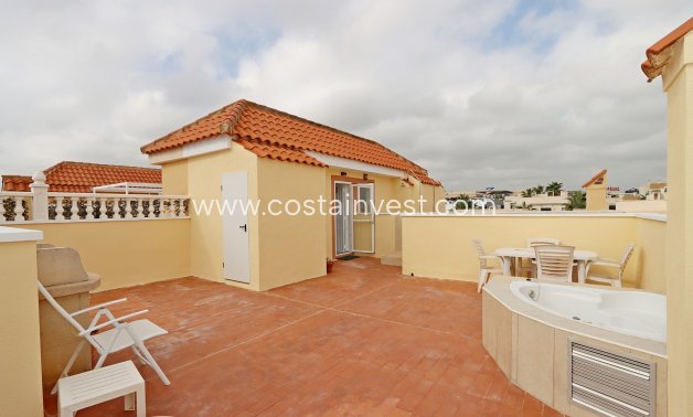 Revânzare - Apartament tip bungalow - Orihuela Costa - La Zenia