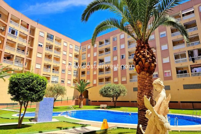 Апартаменты - перепродажа - Torrevieja - Parque de las Naciones