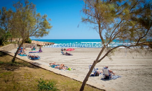 JÄLLEENMYYNTIKOHTEEMME - Omakotitalo - Orihuela Costa - Playa Flamenca