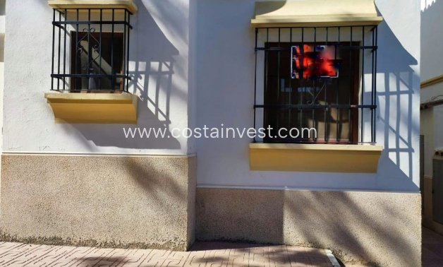 Wiederverkauf - Wohnung im Erdgeschoss - Orihuela Costa - Villamartín