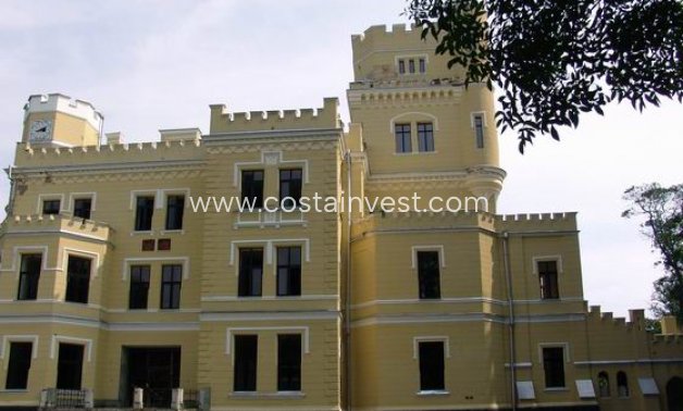 Revânzare - Castel - Romania