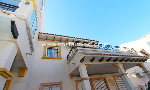 Resale - Top floor apartment - Orihuela Costa - Punta Prima