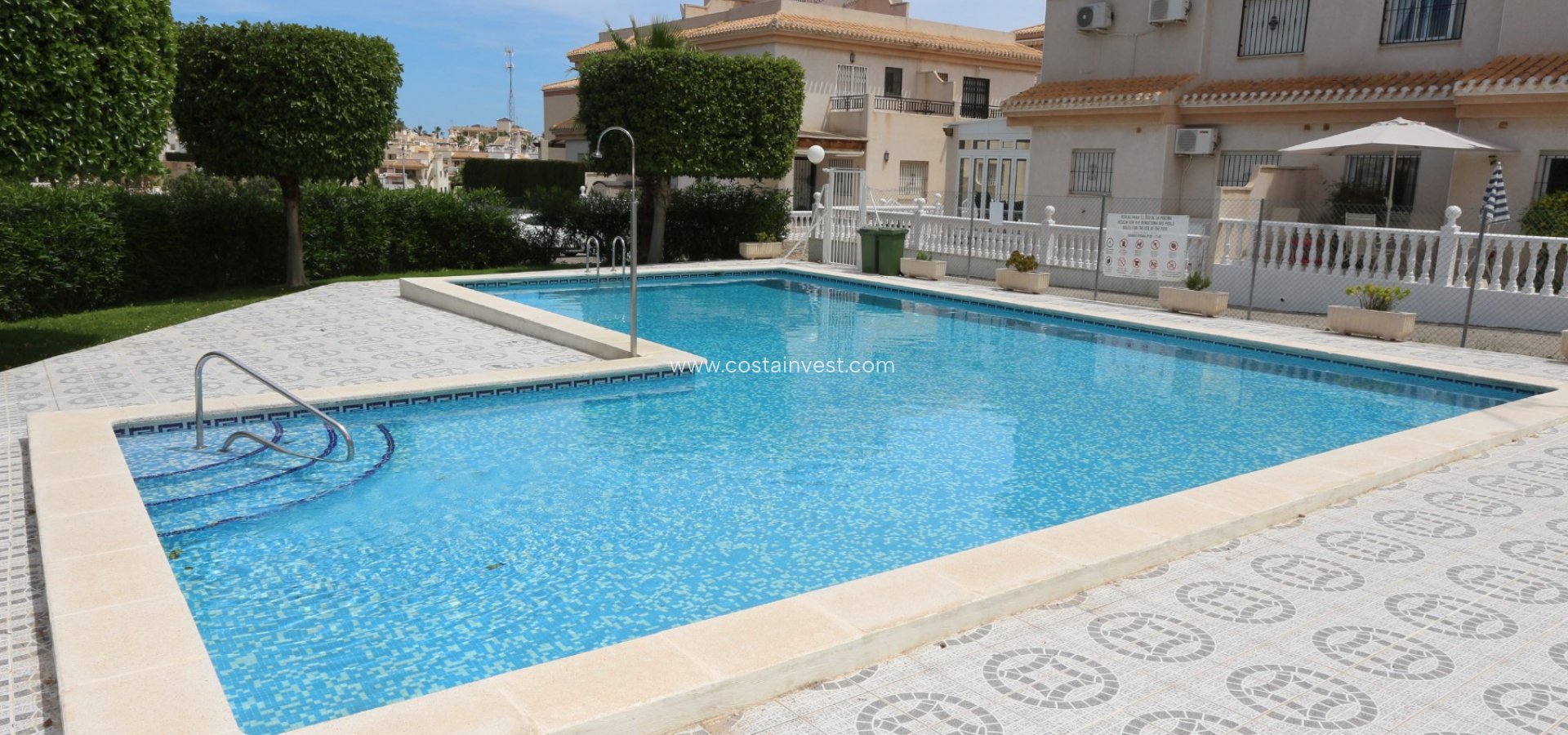 2 bedroom townhouse in Playa Flamenca walking distance to beach & shopping center Zenia Boulevard - Pool views