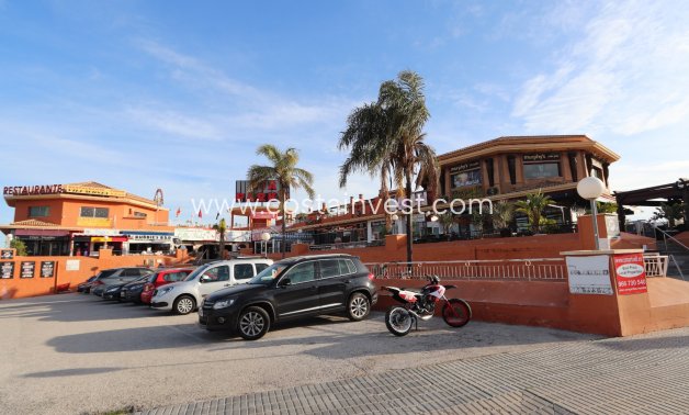 JÄLLEENMYYNTIKOHTEEMME - Baari / Ravintola - Orihuela Costa - Playa Flamenca