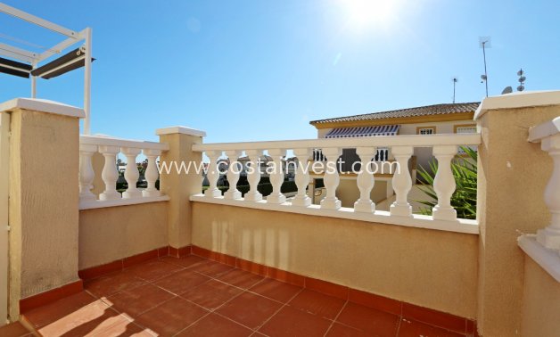 JÄLLEENMYYNTIKOHTEEMME - Ylimmän kerroksen huoneisto - Orihuela Costa - Playa Flamenca