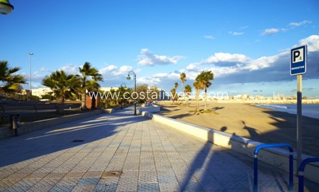 Resale - Apartment - Torrevieja - Playa de los Naúfragos