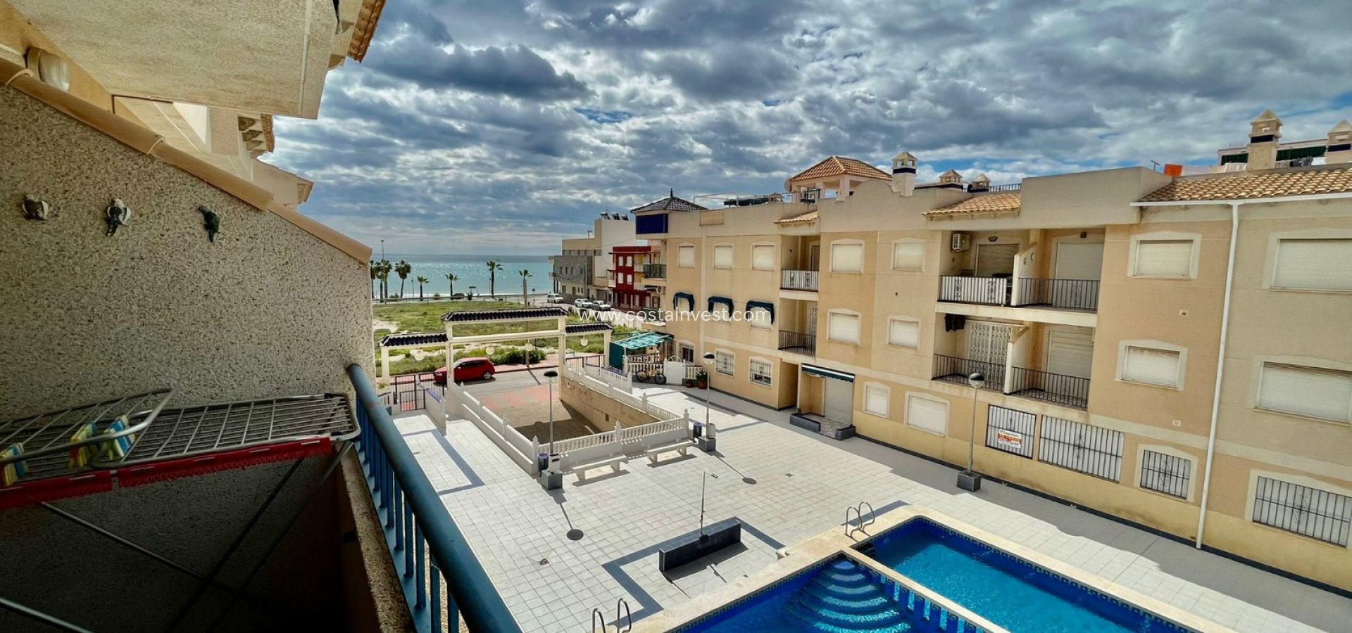 Resale - Apartment - Torrevieja - Playa de los Naúfragos