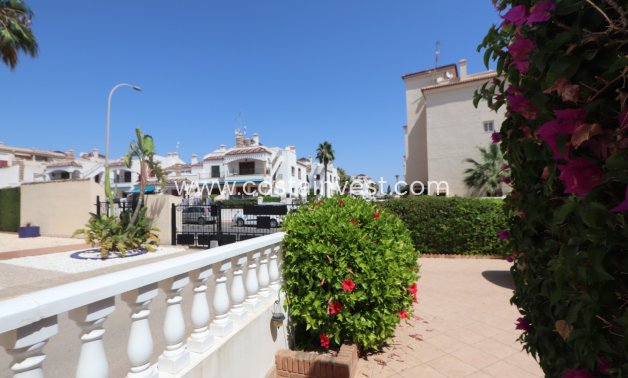 Resale - Semidetached Villa - Orihuela Costa - Playa Flamenca