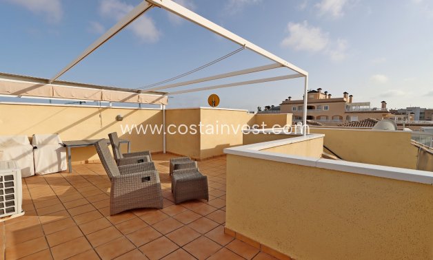 Resale - Top floor apartment - Orihuela Costa - Los Dolses