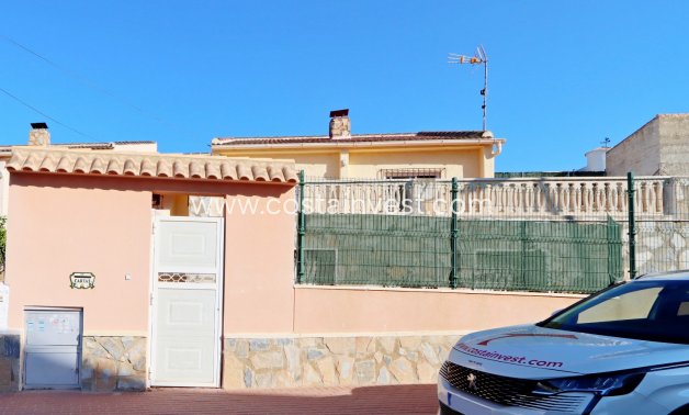 Resale - Semidetached Villa - Torrevieja - Los Balcones