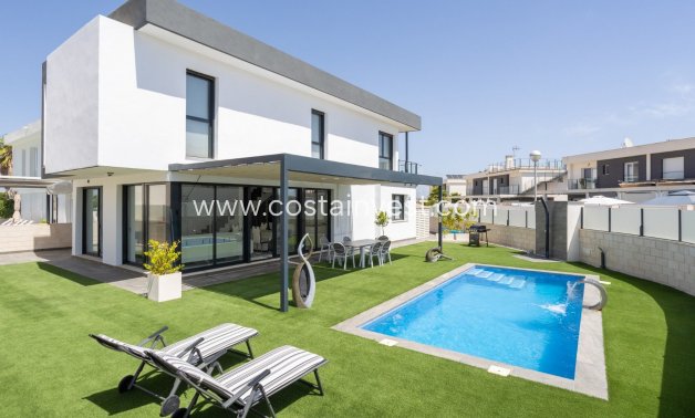 Frittstående villa - videresalg - Alicante - 10823