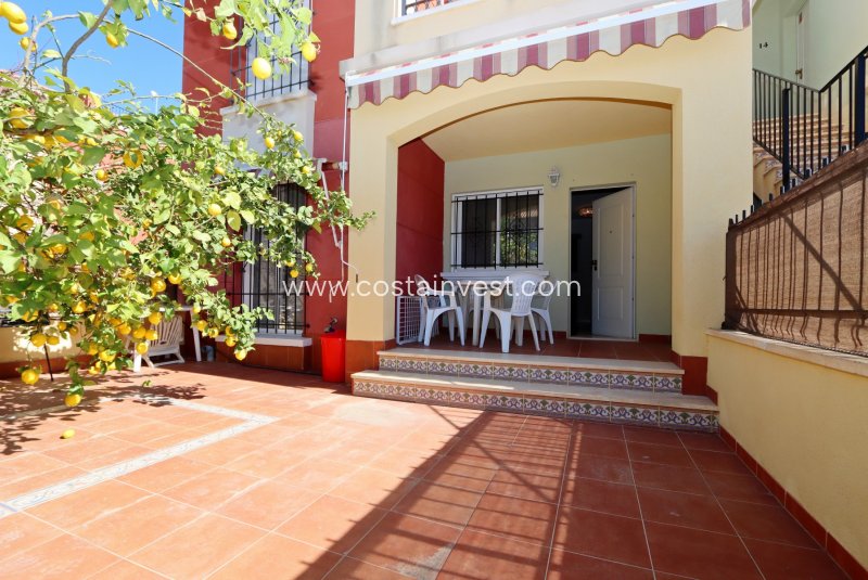 Apartament tip bungalow - Revânzare - Torrevieja - Aguas Nuevas