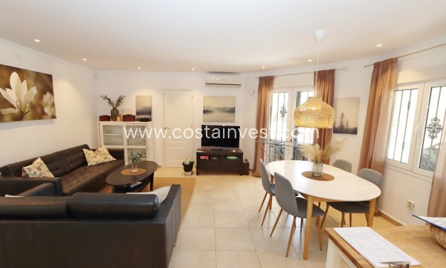 Resale - Villa - Orihuela Costa - La Zenia