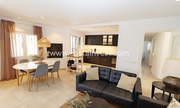 Resale - Villa - Orihuela Costa - La Zenia