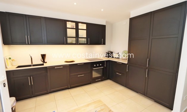 Resale - Villa - Orihuela Costa - La Zenia