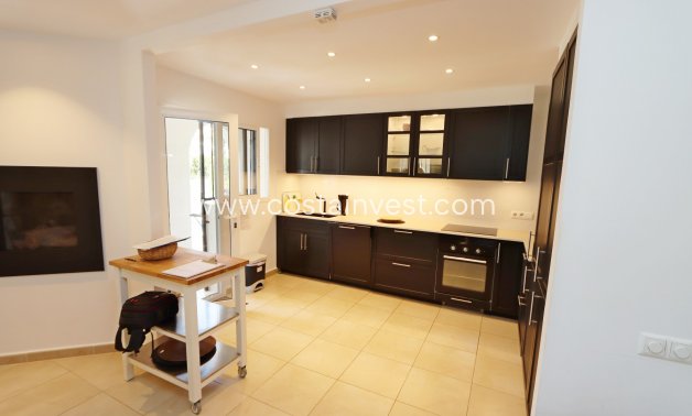 Resale - Villa - Orihuela Costa - La Zenia