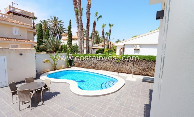 Resale - Villa - Orihuela Costa - La Zenia