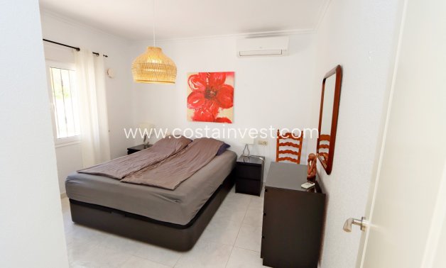 Resale - Villa - Orihuela Costa - La Zenia