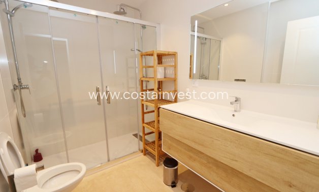 Resale - Villa - Orihuela Costa - La Zenia