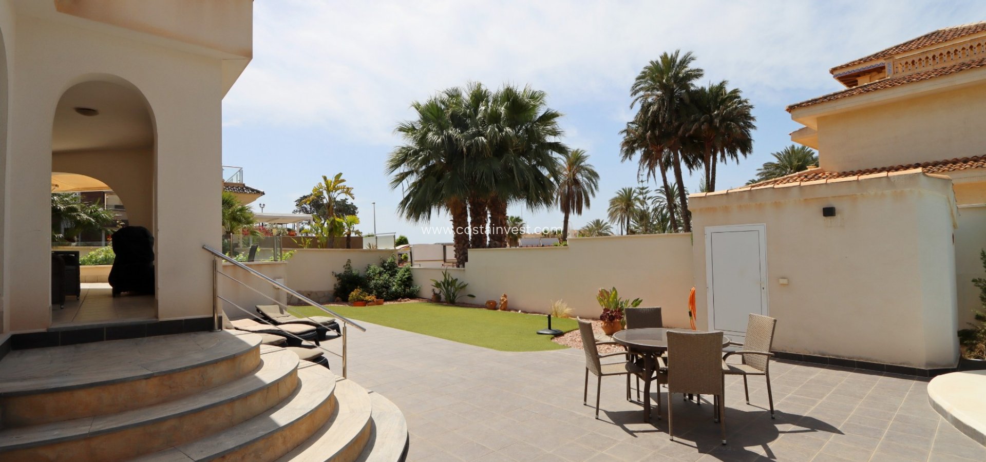 Resale - Villa - Orihuela Costa - La Zenia