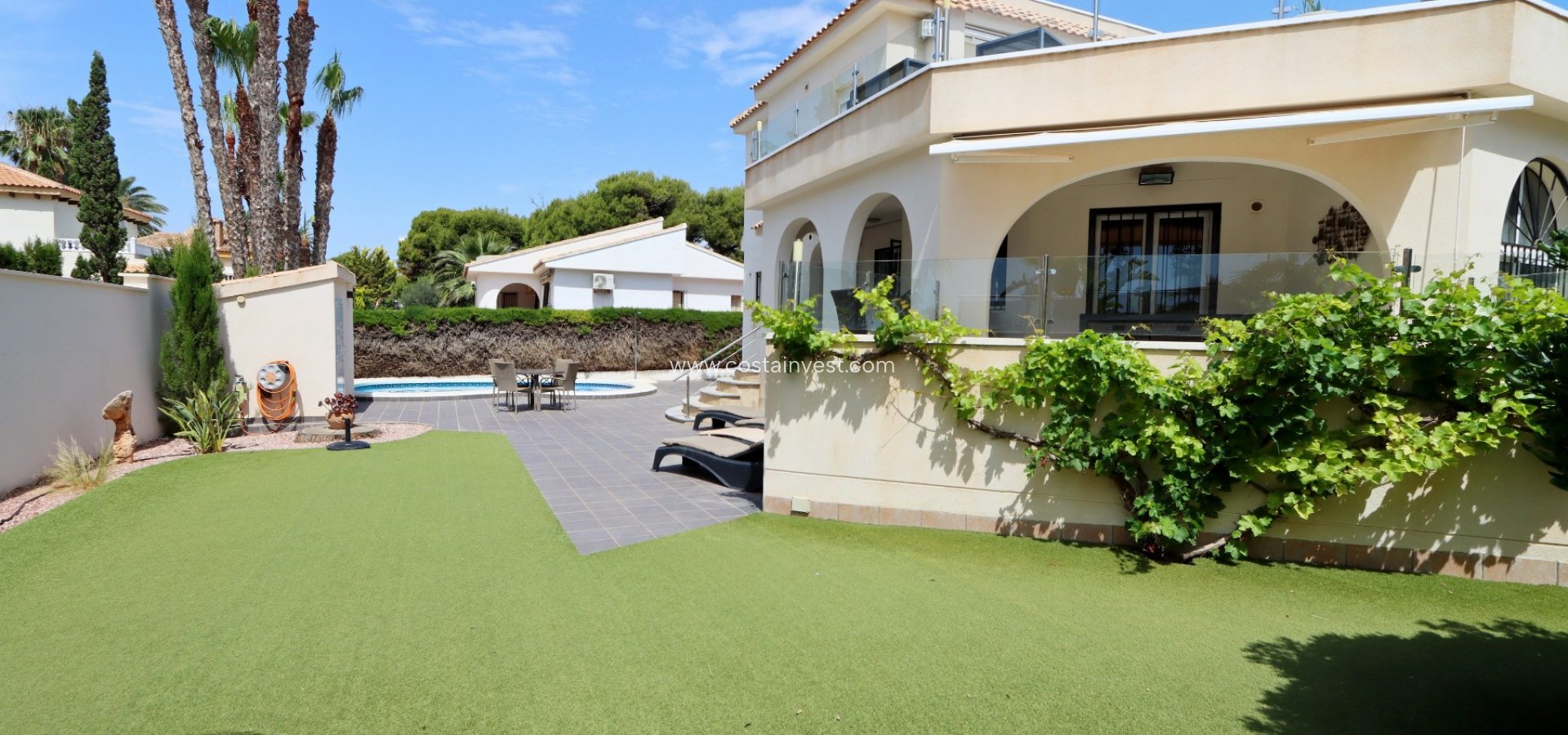 Resale - Villa - Orihuela Costa - La Zenia