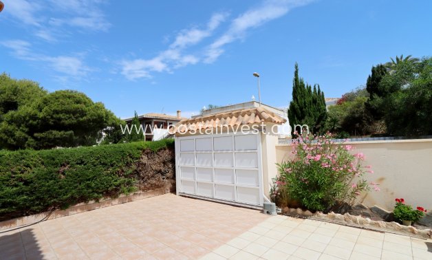 Resale - Villa - Orihuela Costa - La Zenia
