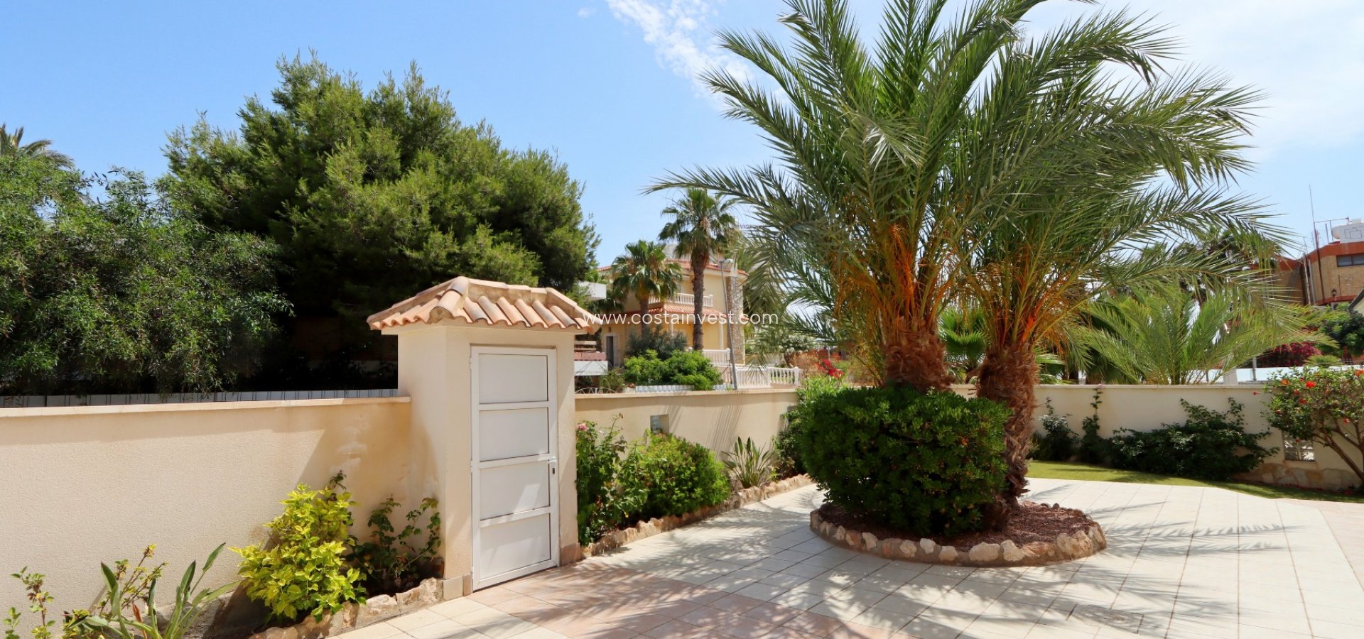 Resale - Villa - Orihuela Costa - La Zenia