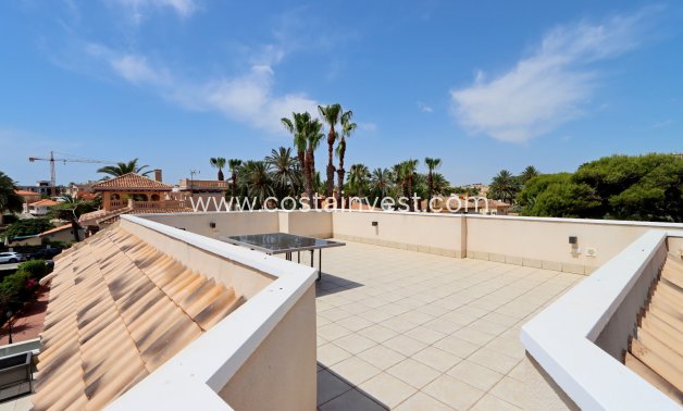 Resale - Villa - Orihuela Costa - La Zenia