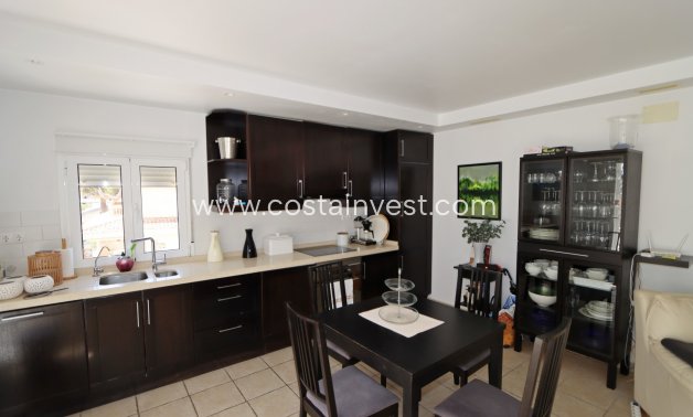 Resale - Villa - Orihuela Costa - La Zenia