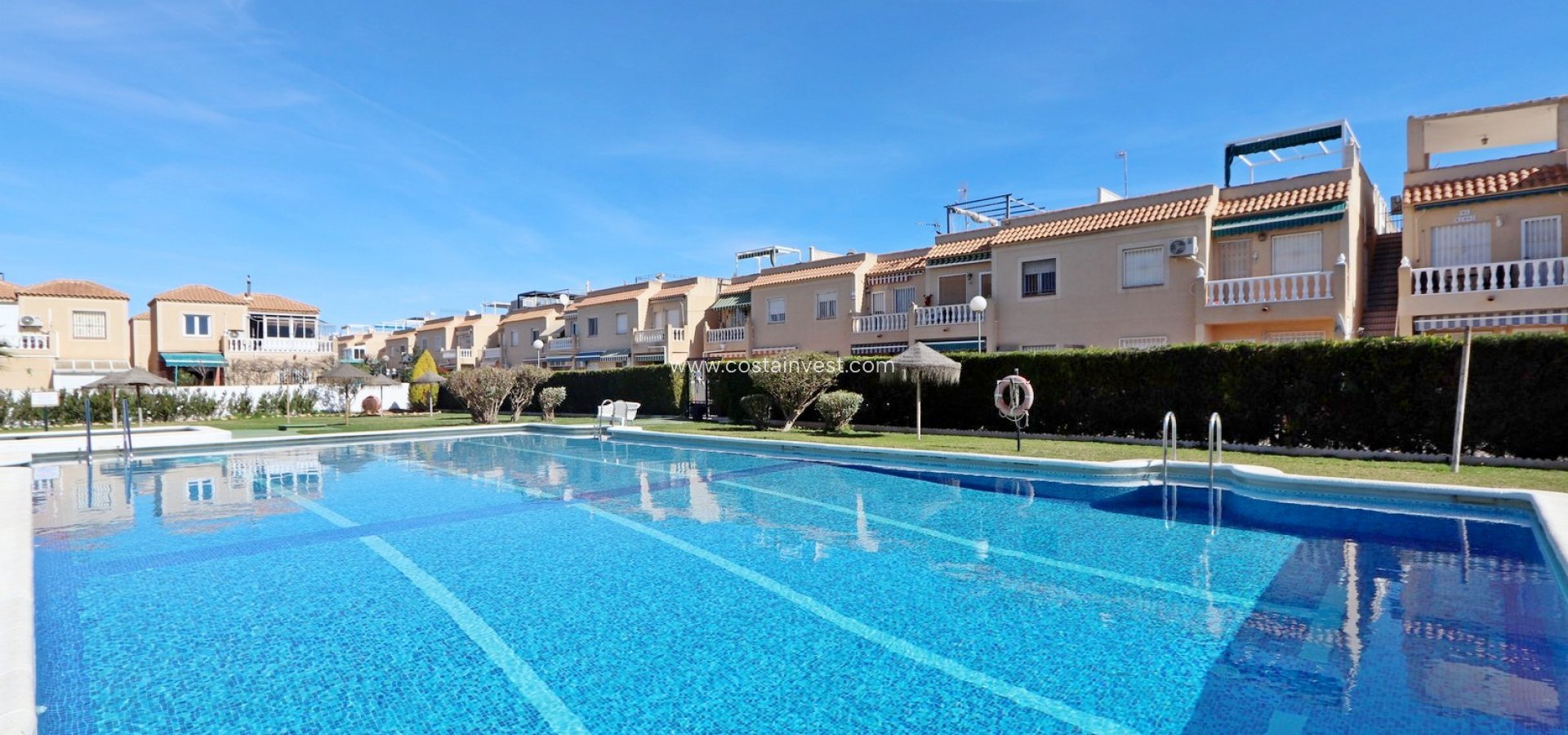 Resale - Top floor apartment - Torrevieja - El Limonar