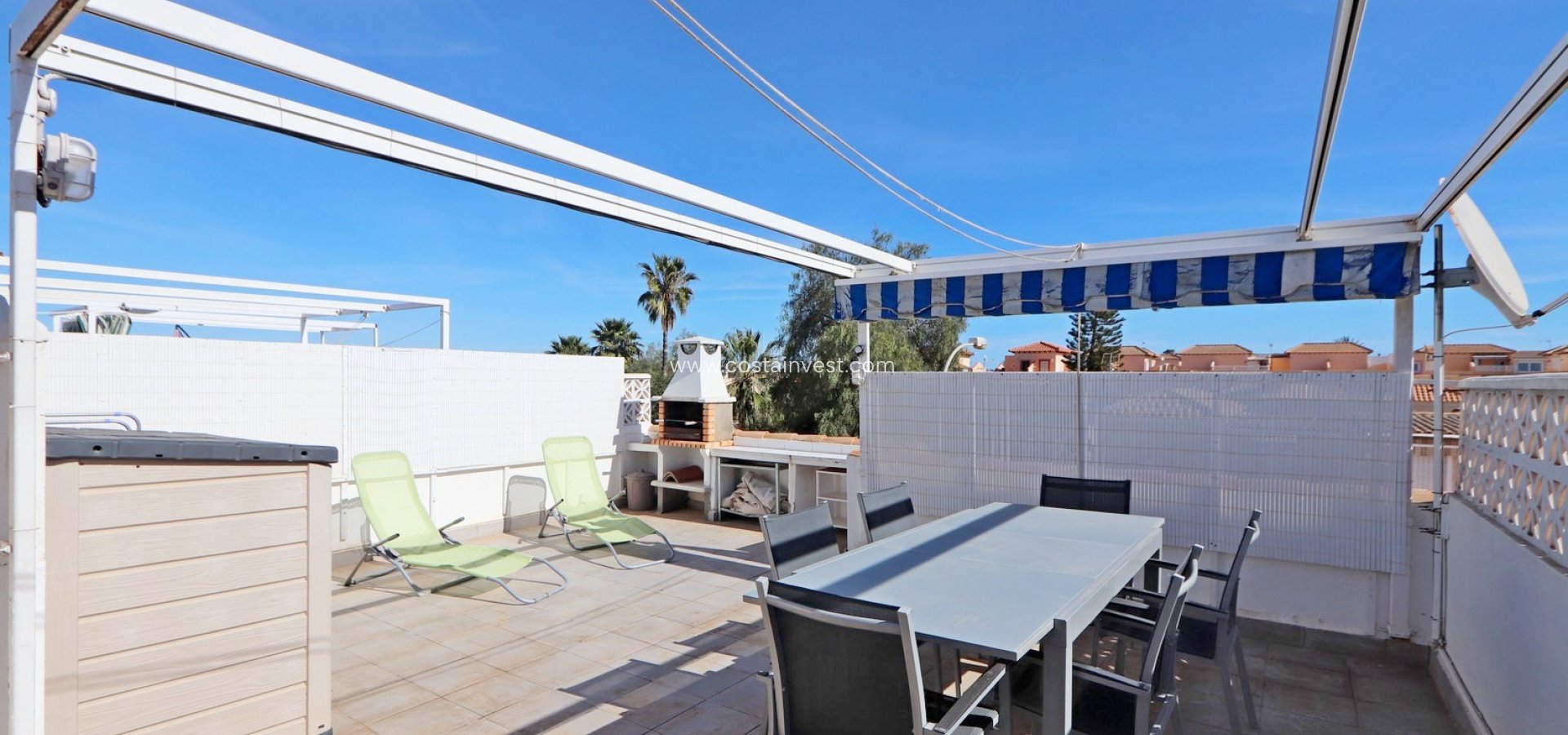 Resale - Top floor apartment - Torrevieja - El Limonar