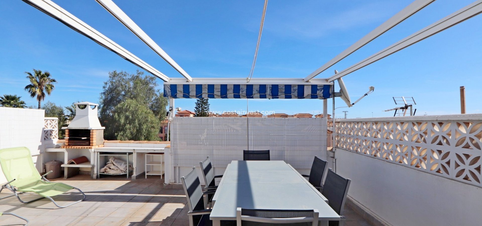 Resale - Top floor apartment - Torrevieja - El Limonar