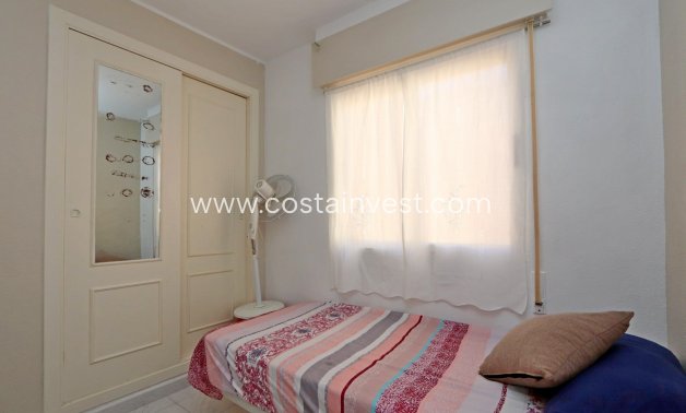 Resale - Top floor apartment - Torrevieja - El Limonar