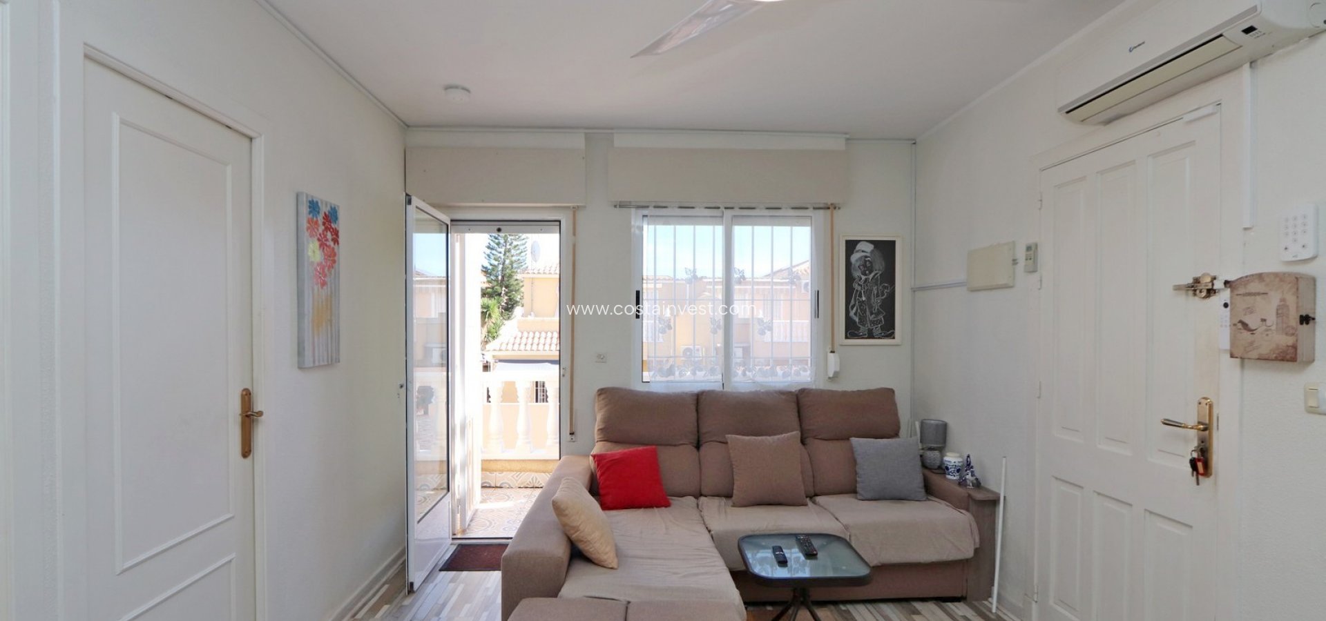 Resale - Top floor apartment - Torrevieja - El Limonar