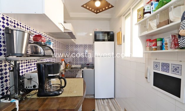 Resale - Top floor apartment - Torrevieja - El Limonar