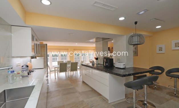 JÄLLEENMYYNTIKOHTEEMME - Omakotitalo - Orihuela Costa - Cabo Roig