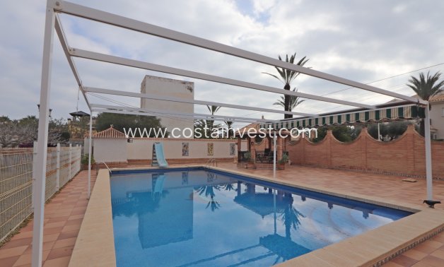 JÄLLEENMYYNTIKOHTEEMME - Omakotitalo - Orihuela Costa - Cabo Roig
