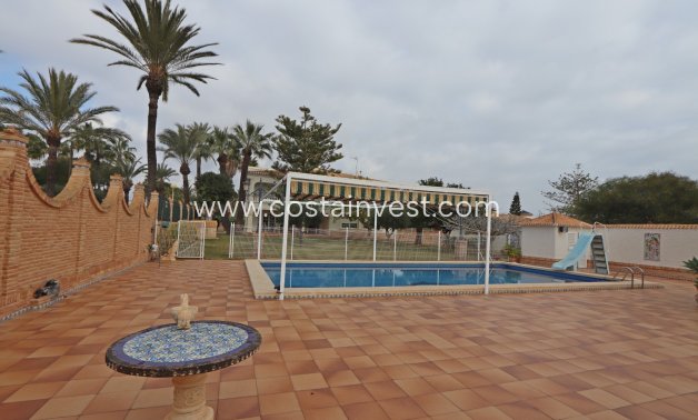 JÄLLEENMYYNTIKOHTEEMME - Omakotitalo - Orihuela Costa - Cabo Roig