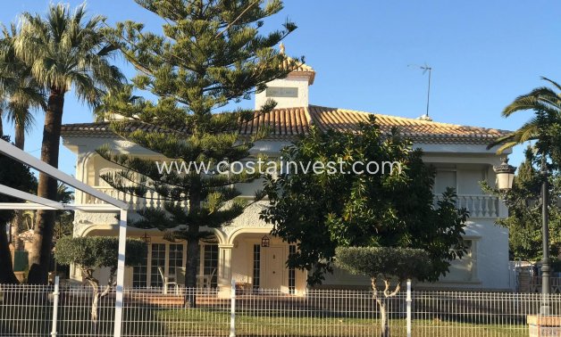 JÄLLEENMYYNTIKOHTEEMME - Omakotitalo - Orihuela Costa - Cabo Roig