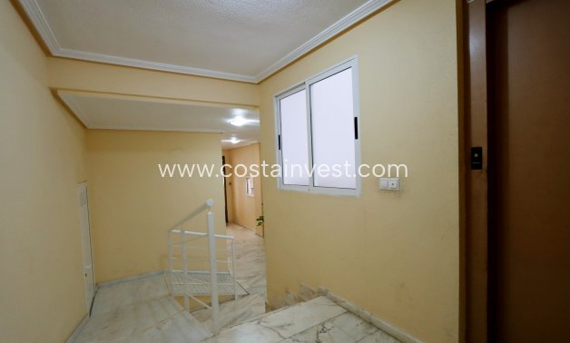Resale - Apartment - Torrevieja - Playa de los Locos