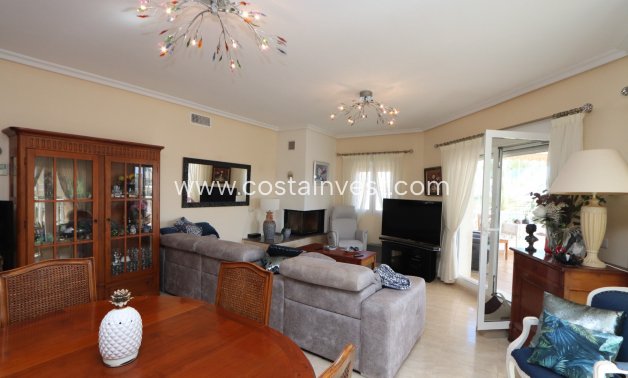 Resale - Villa - Orihuela Costa - Montezenia