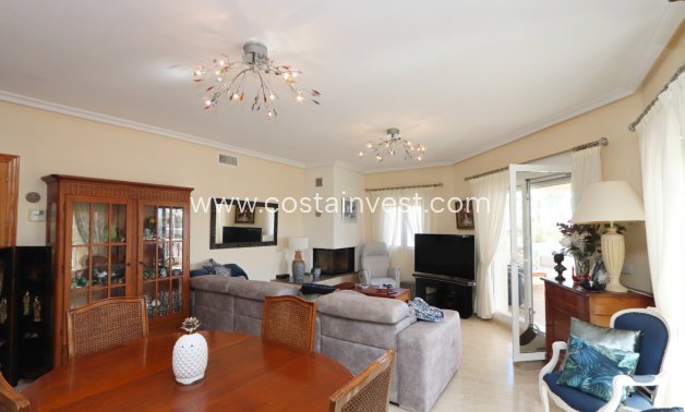 Resale - Villa - Orihuela Costa - Montezenia