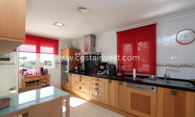 Resale - Villa - Orihuela Costa - Montezenia