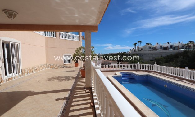 Resale - Villa - Orihuela Costa - Montezenia