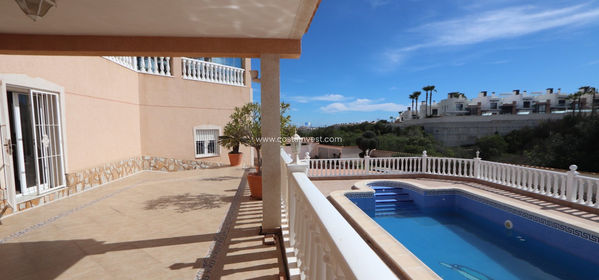 Resale - Villa - Orihuela Costa - Montezenia