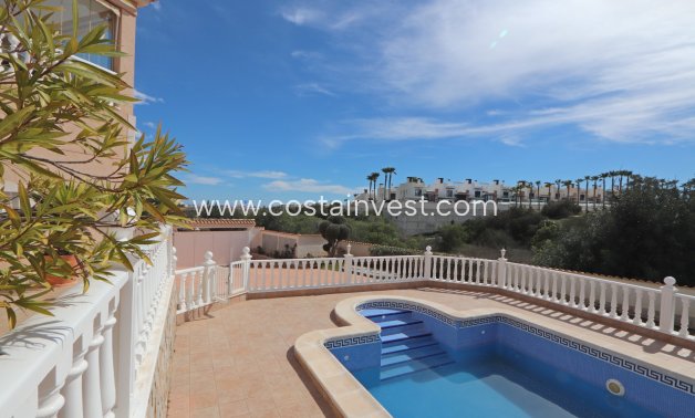 Resale - Villa - Orihuela Costa - Montezenia
