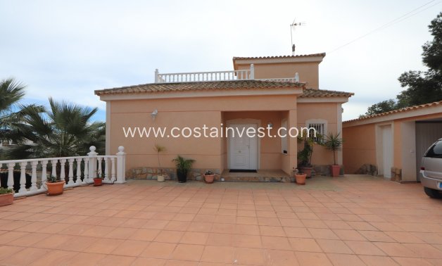 Resale - Villa - Orihuela Costa - Montezenia