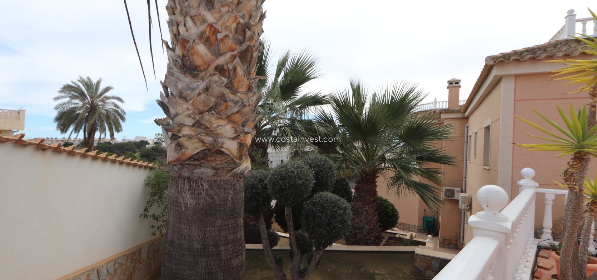 Resale - Villa - Orihuela Costa - Montezenia